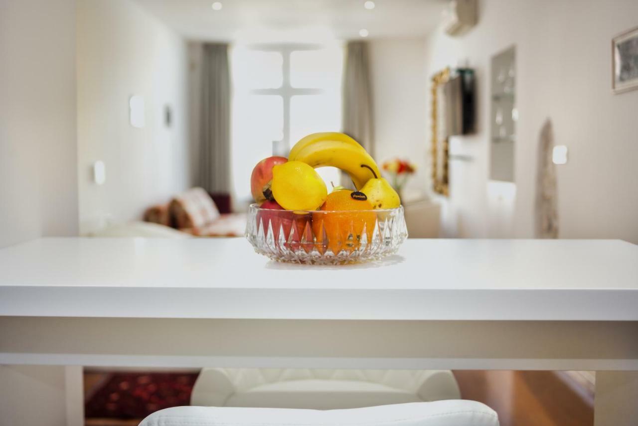 Old Square Studio Apartment สปลิท ภายนอก รูปภาพ